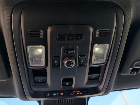 Used 2023 Chevrolet Suburban RST w/ Sport Performance Package image 25