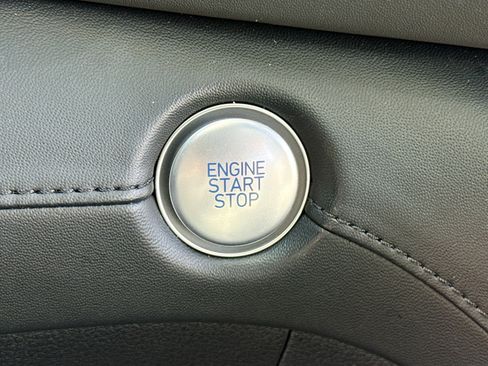 Certified 2022 Hyundai Santa Fe SEL w/ Convenience + Premium Package image 9