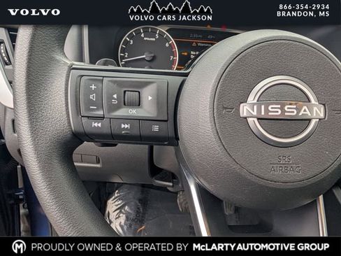 Used 2023 Nissan Rogue SV image 13