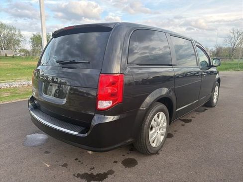 Used 2018 Dodge Grand Caravan SE FWD image 7