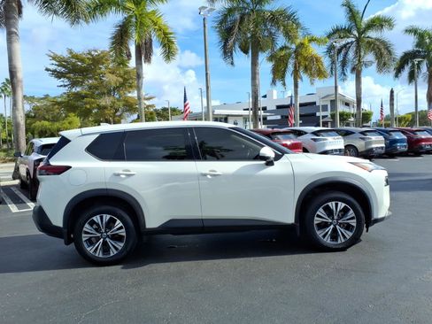 Certified 2021 Nissan Rogue SV image 8