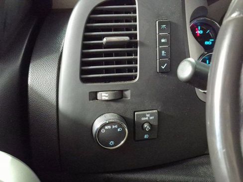 Used 2011 Chevrolet Silverado 2500 LT w/ Interior Plus Package image 16