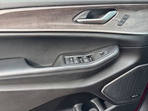 Used 2024 Jeep Grand Cherokee Limited 4xe image 27