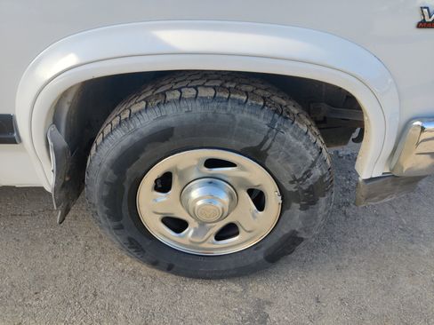 Used 1995 Dodge Dakota Sport image 3