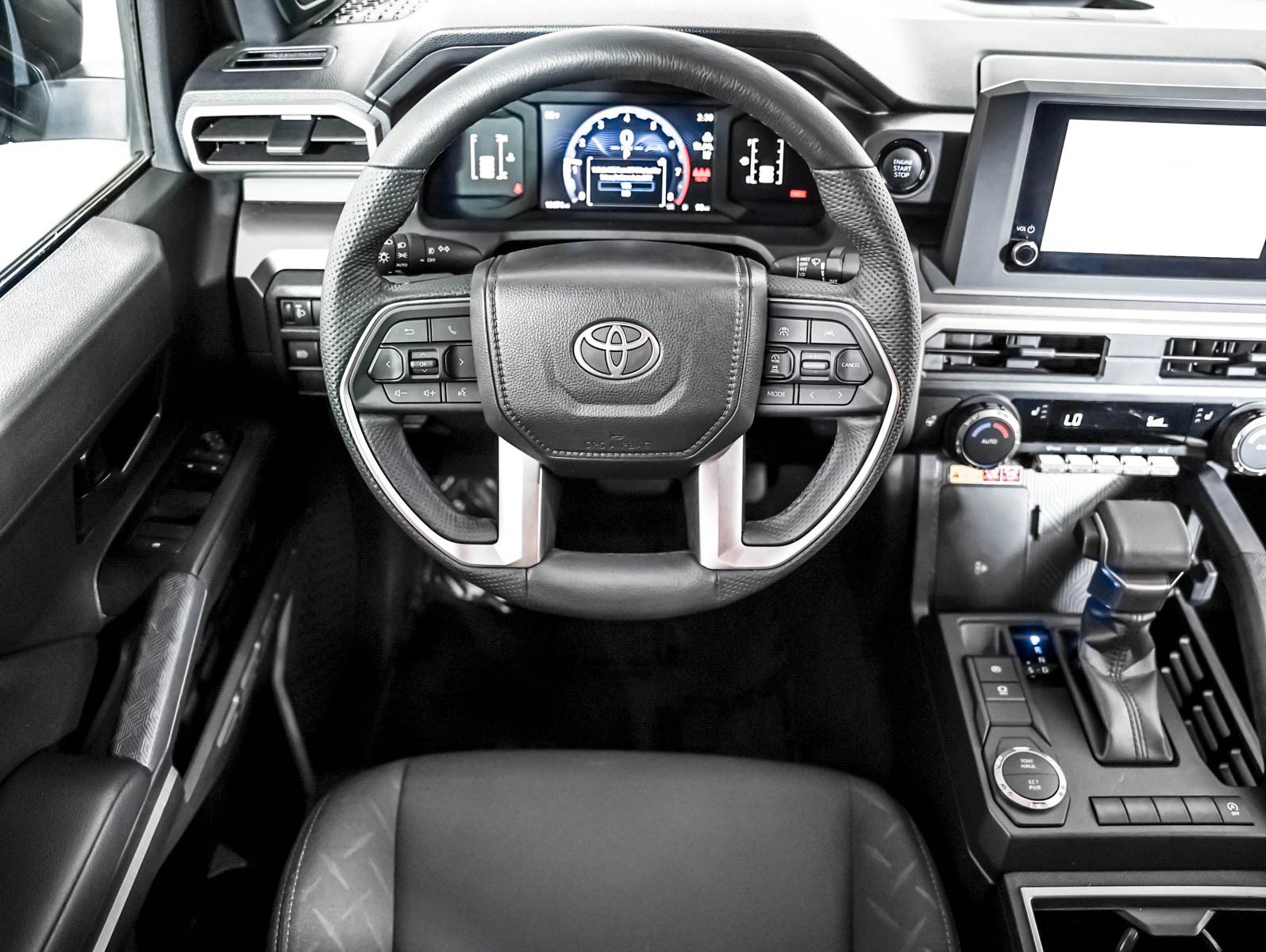 Used 2025 Toyota Tacoma SR5 RWD image 11