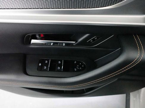 Used 2024 MAZDA CX-90 Plug-In Hybrid w/ Preferred AWD/4WD image 11