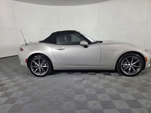 Used 2022 MAZDA MX-5 Miata Grand Touring RWD image 5