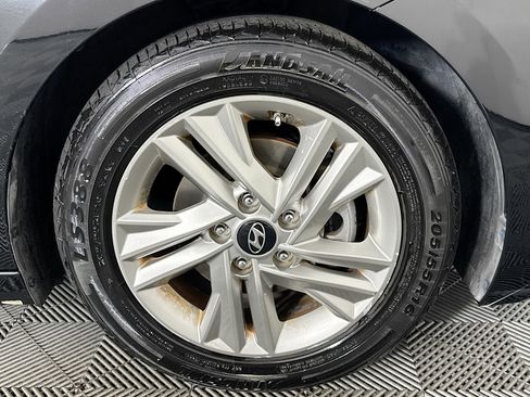 Used 2019 Hyundai Elantra SEL image 30