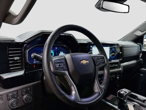 Used 2024 Chevrolet Silverado 1500 LTZ w/ LTZ Premium Package AWD/4WD image 9