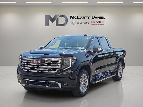 Used 2026 GMC Sierra 1500 Denali AWD/4WD image 3