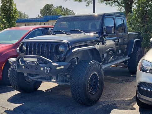 Used 2023 Jeep Gladiator Sport AWD/4WD image 3