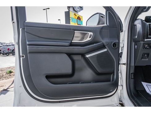 New 2025 Ford Expedition Max Platinum w/ Stealth Performance Package AWD/4WD image 6