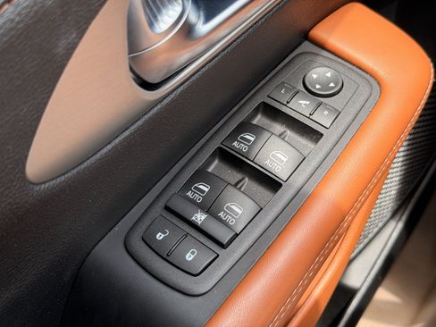 Used 2026 Chrysler Pacifica Pinnacle FWD image 28