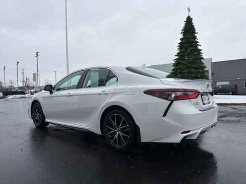 Certified 2024 Toyota Camry SE image 5