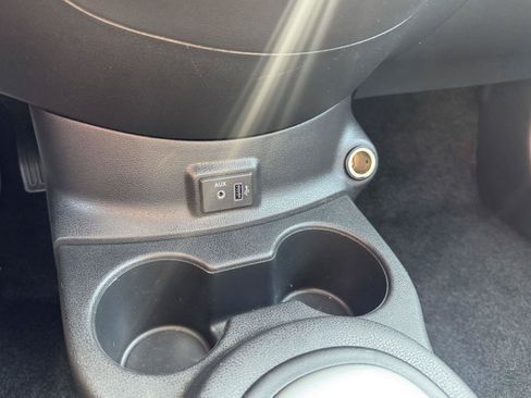 Used 2019 Nissan Versa SV FWD image 20