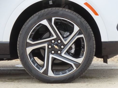 New 2026 Chevrolet Equinox EV LT w/ Convenience Package II image 17