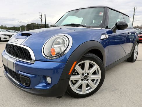 Used 2013 MINI Cooper S w/ Premium Pkg image 2
