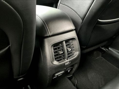 Used 2020 Jeep Cherokee Limited AWD/4WD image 11