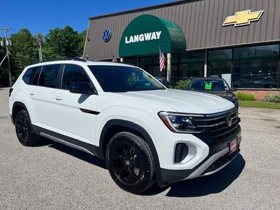 New 2025 Volkswagen Atlas Peak Edition SE