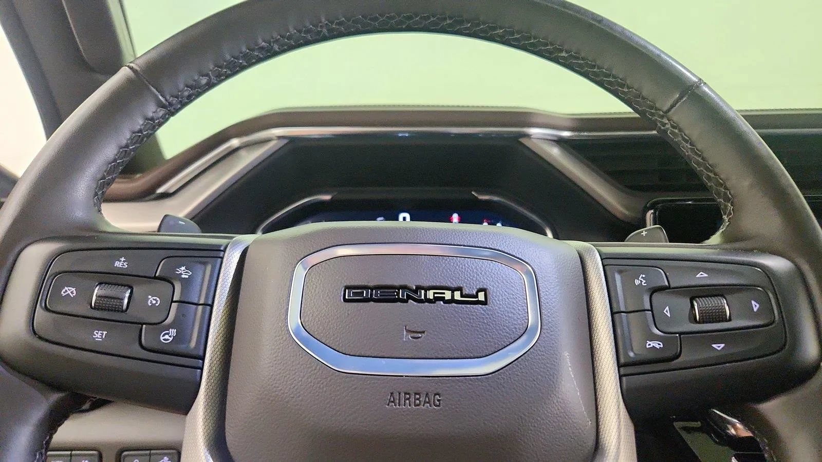 Used 2024 GMC Sierra 1500 Denali w/ Denali Reserve Package AWD/4WD image 19