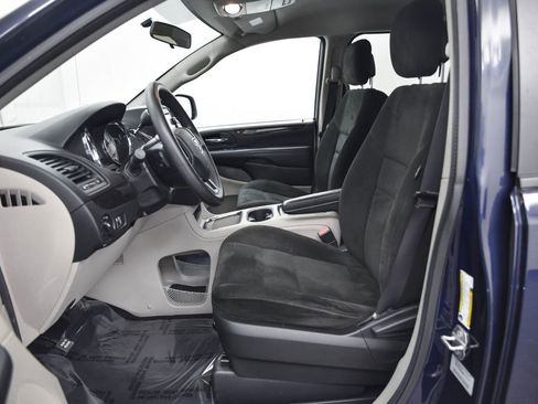 Used 2015 Dodge Grand Caravan SXT image 13