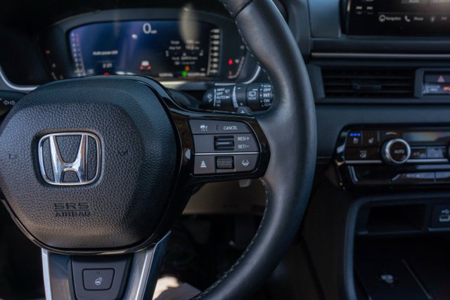 Used 2025 Honda Pilot Elite image 22