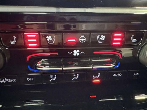 Used 2023 Jeep Grand Cherokee Overland image 17