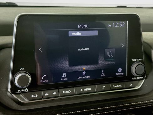 Used 2024 Nissan Rogue SV FWD image 16