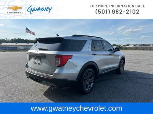 Used 2022 Ford Explorer XLT w/ Equipment Group 202A AWD/4WD image 5