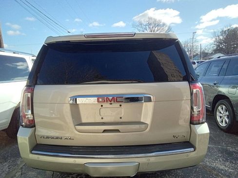 Used 2015 GMC Yukon XL Denali w/ Premium Package image 11