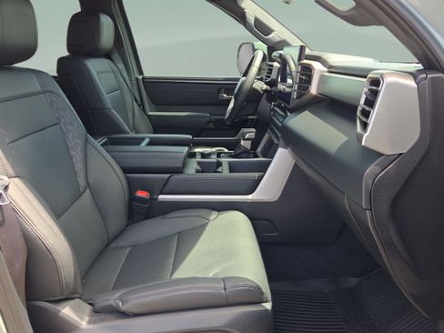 Certified 2025 Toyota Tundra Limited AWD/4WD image 16