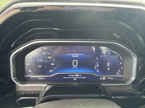 Used 2024 Chevrolet Silverado 1500 LT AWD/4WD image 16