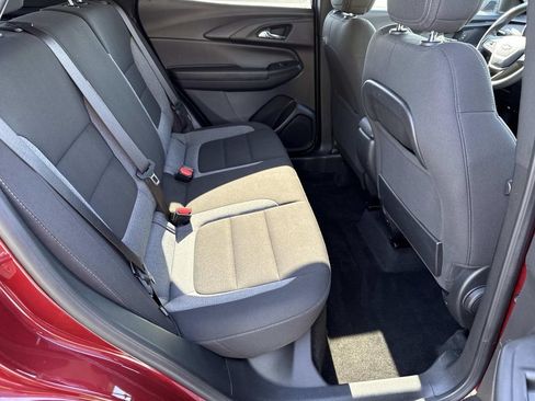 Used 2023 Chevrolet TrailBlazer LT FWD image 21