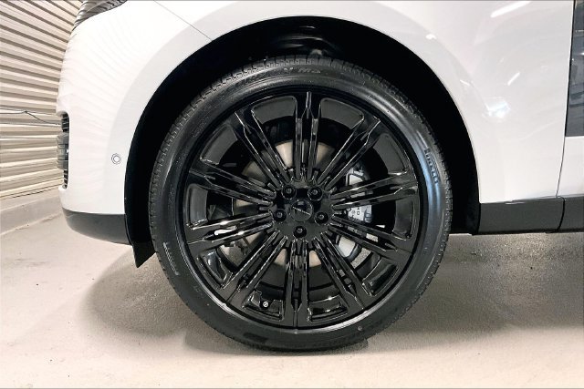 New 2026 Land Rover Range Rover Long Wheelbase SE AWD/4WD image 10