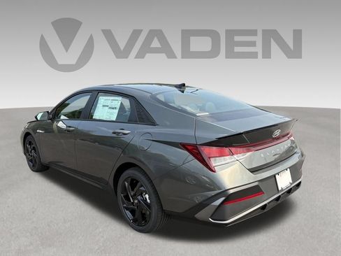 New 2026 Hyundai Elantra SEL Sport FWD image 3