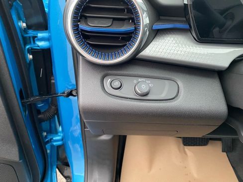 New 2026 Chevrolet Trax LT w/ Sunroof Package image 12