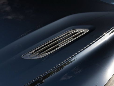 Used 2018 Aston Martin Vanquish S RWD image 16