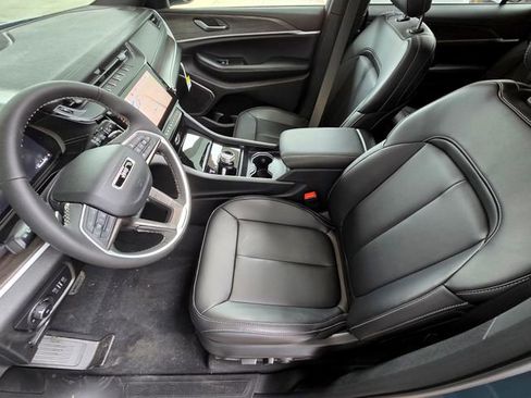 New 2026 Jeep Grand Cherokee L Limited AWD/4WD image 18