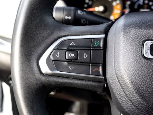 Used 2024 Jeep Compass Limited image 18