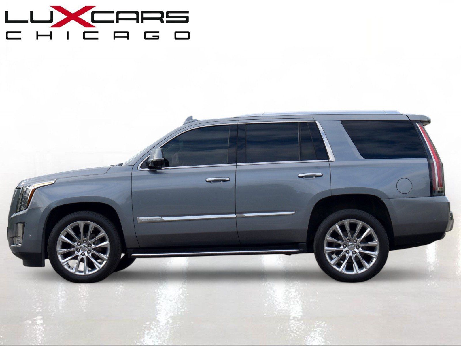 Used 2018 Cadillac Escalade Luxury AWD/4WD image 2