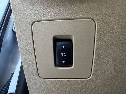 Used 2017 Ford F150 Lariat RWD image 38