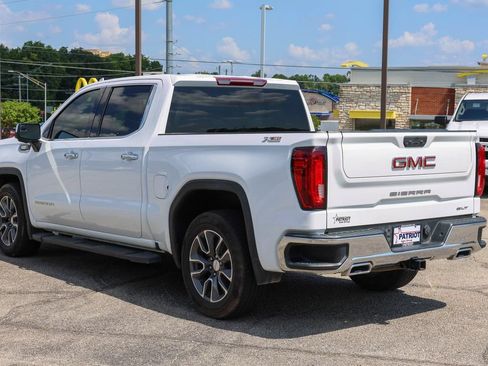 Used 2022 GMC Sierra 1500 SLT w/ X31 Off-Road Package AWD/4WD image 3