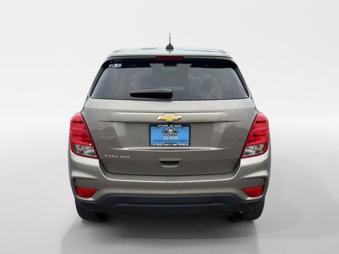 Used 2022 Chevrolet Trax LS w/ Tint and Cruise Package AWD/4WD image 4