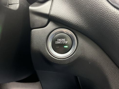 Used 2020 Chevrolet Equinox LT image 21