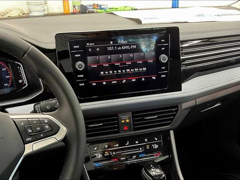 New 2025 Volkswagen Jetta SEL image 9