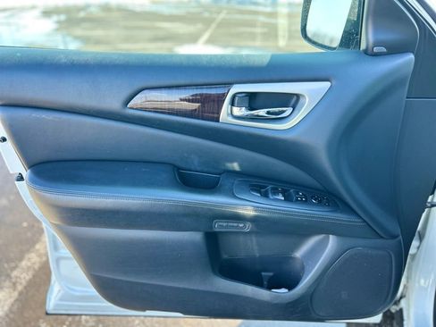 Used 2015 Nissan Pathfinder SL w/ SL Premium Package image 21