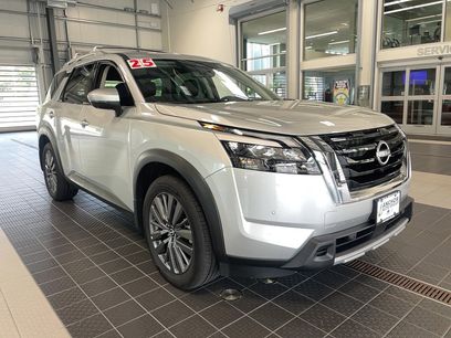 Used 2025 Nissan Pathfinder SL w/ SL Premium Package