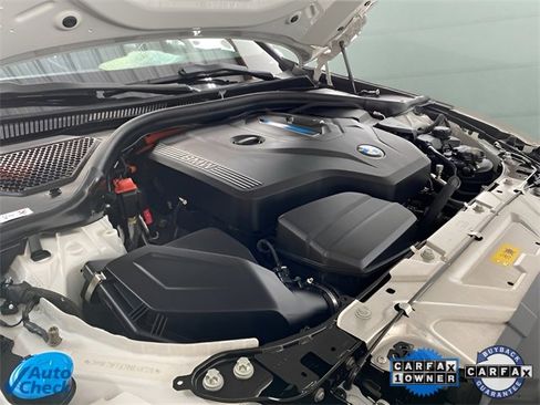 Used 2024 BMW 330e w/ Convenience Package image 75