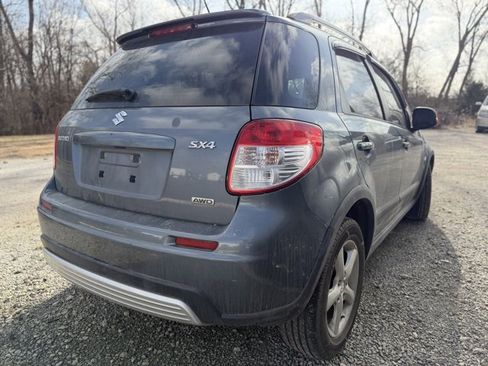 Used 2009 Suzuki SX4 AWD Hatchback w/ Touring Pkg image 4