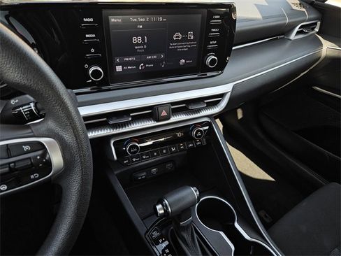 Used 2022 Kia K5 LXS image 19